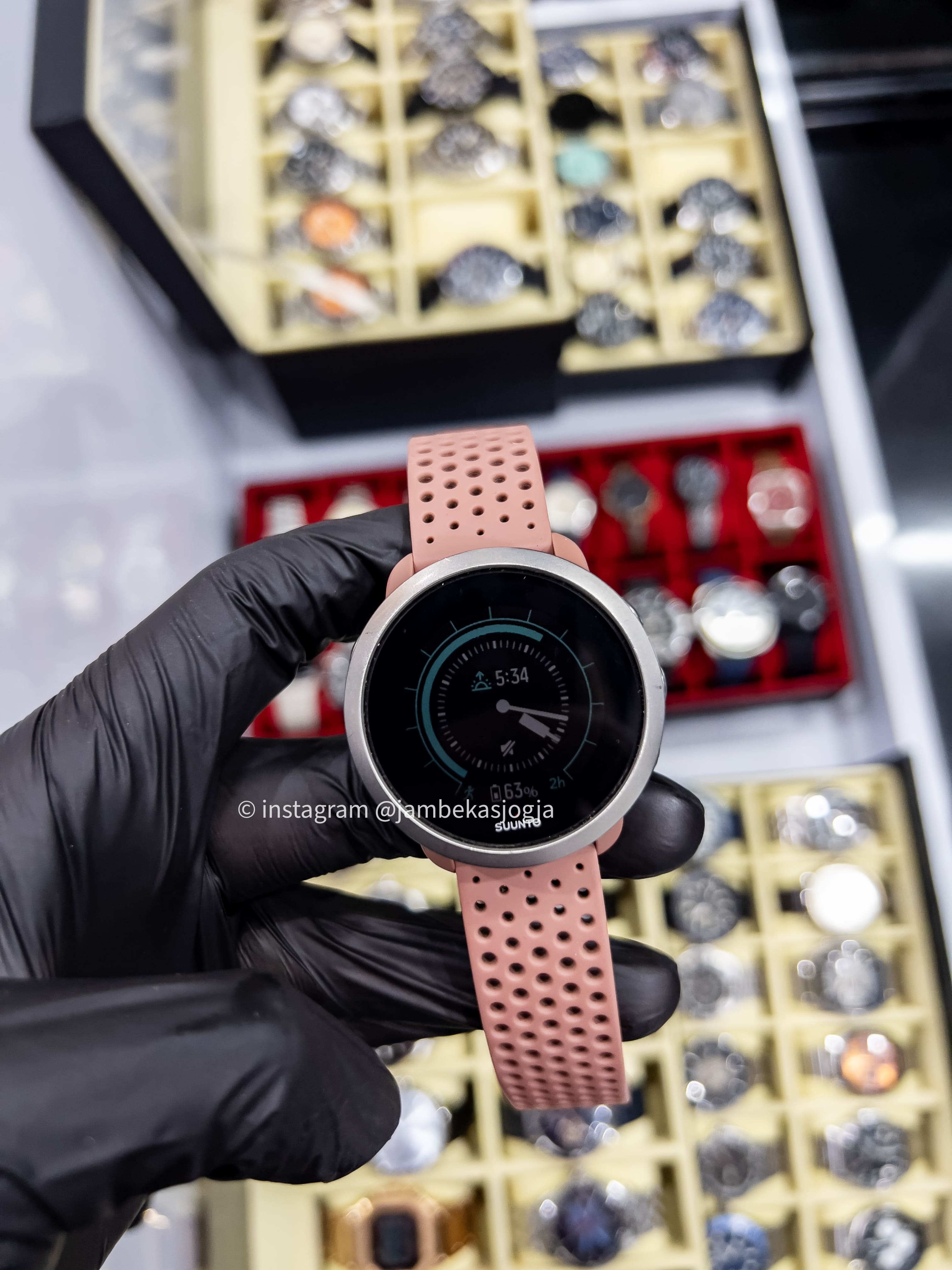 (SKU 78) Suunto 3 Granite Red SS050475000 Smartwatch